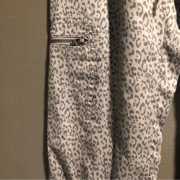 Nicole Miller Animal Print Joggers Small - Picture 5 of 10